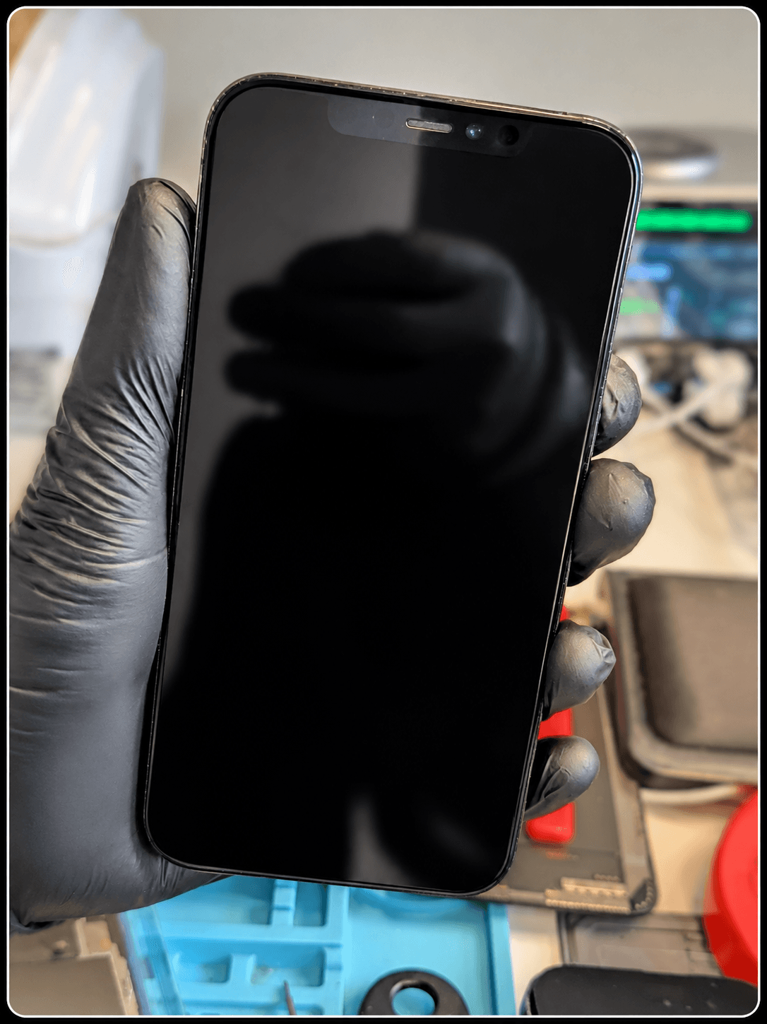 Før: iPhone 12 Pro Max – Vannskade og skjermbytte